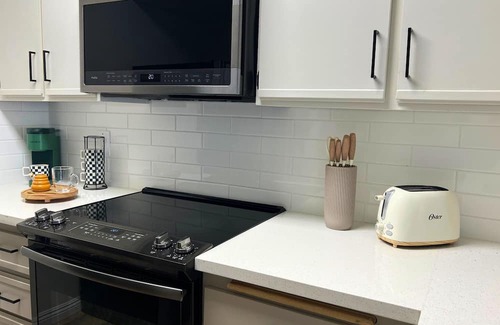 Rancho Cucamonga Condo | Relax & Recharge in a Modern 2-Bedroom Condo Prime Location