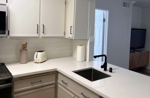Rancho Cucamonga Condo | Relax & Recharge in a Modern 2-Bedroom Condo Prime Location