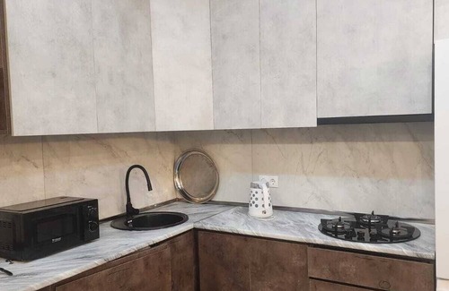 Saburtalo Apartment | Spacious 3-bedroom apartment in charming T'bilisi with WiFi, AC