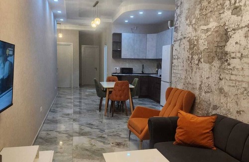 Saburtalo Apartment | Spacious 3-bedroom apartment in charming T'bilisi with WiFi, AC