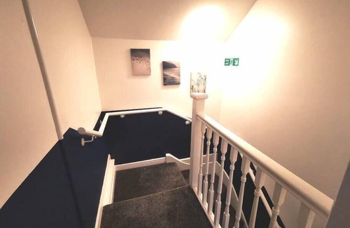 Castle Apartment | The Great North Hill - Swansea City Centre