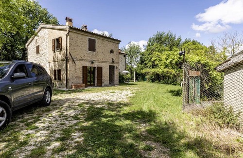 Calmazzo Apartment | Charming independent farmhouse of about 100 sqm, perfect for 4 people, structured on two levels (second floor accessible by stairs).The property is a Rustico dating back to the 19th century, completely renovated, and is located in the heart of Val Metaur
