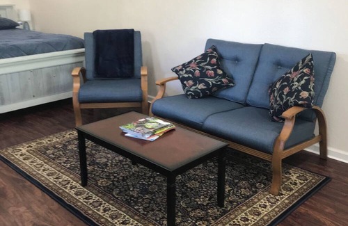 Napa Apartment | Bottle Rock Cozy studio in charming Napa 15-17 minutes walking to venue.