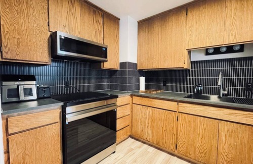 South Tacoma House | Family Travel Hub near Mall and Transit