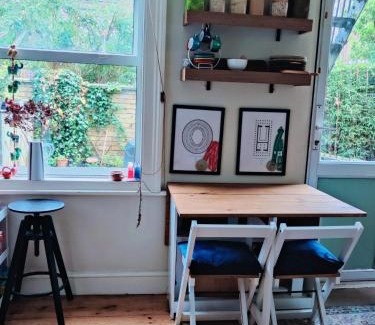 Larkhall Apartment | Bright & cosy 1 bedroom flat