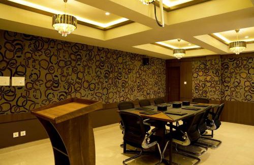 Onamthuruth Hotel | HOTEL ATHIRA RESIDENCY LLP