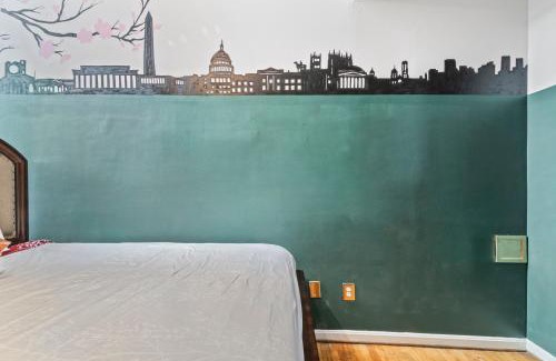H Street Corridor Apartment | Private Hot Tub - The Art Suite - Capital HILL DC