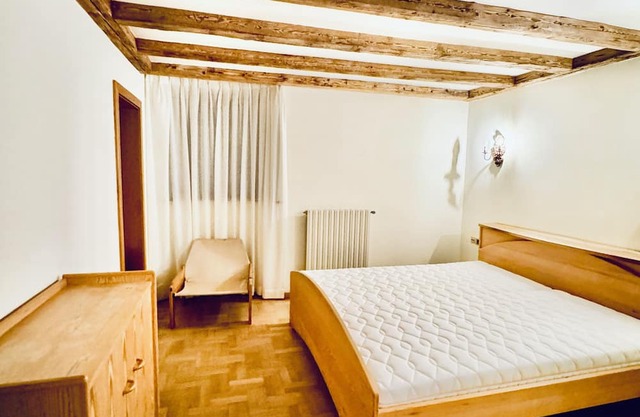 Lovely 2-bedroom apartment in Siusi with stunning views and green garden