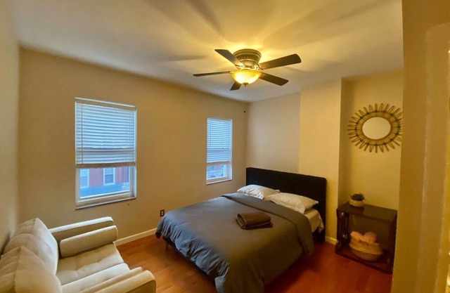 Cozy Private En-Suite in South Philly with AC and wifi