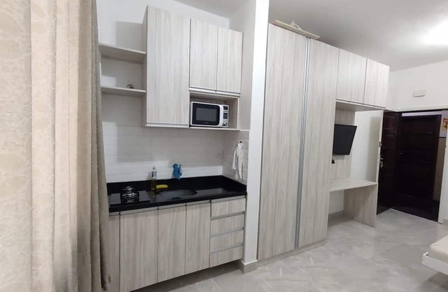Kitchenette Aconchegante no Centro de Curitiba. Ótimo Custo-benefício!