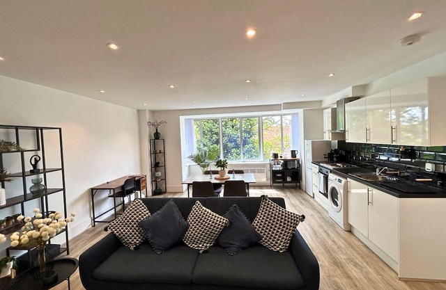 Wokingham Stunning Two Bedroom Centrally Located
