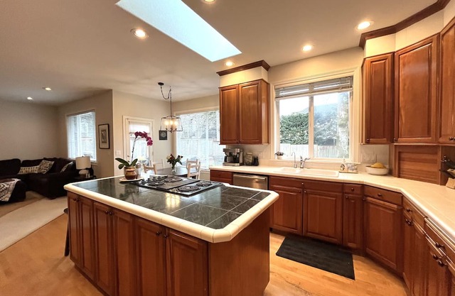 Cascade Family Retreat centrally located near all Portland Oregon’s finest!