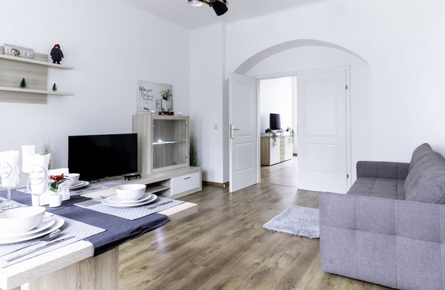 Large, spacious rooms, Modern apartment next to Metro, with Inner Garden