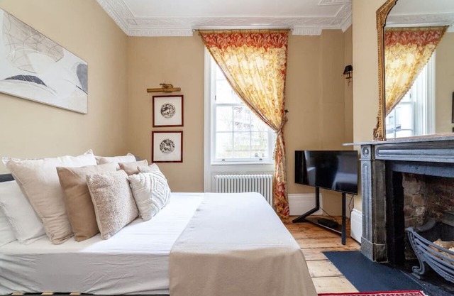 The New Cross Opulence Suite