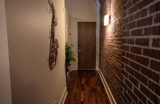Chic Downtown Memphis Condo with Rooftop Access - Your Unforgettable Getaway!