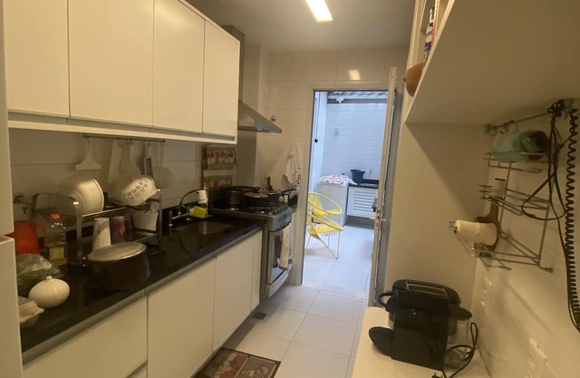 Leblon Reformado, 3 Quartos, bem ao Lado da Praia!