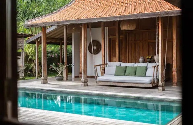 The Padang Villa - Gorgeous 3.5 Bedroom Villa in the Heart of Uluwatu, sleeps 7