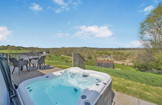 2 bedroom accommodation in Lewes