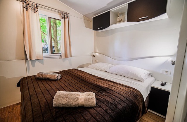 Three Bedroom Mobile Home with Lake View (owner 6)