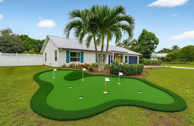 East Delray Luxury Family Villa – Pool, Golf & Playground