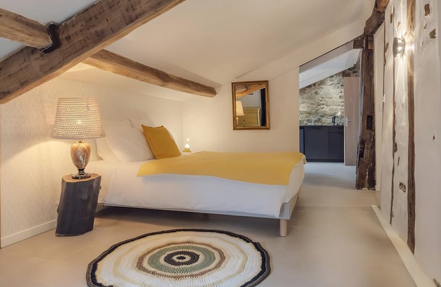 Bed and Breakfast 'Etxea' with Mountain View, Wi-Fi and Air Conditioning