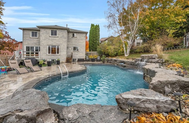 Backyard Oasis in Bradfrord-Pool