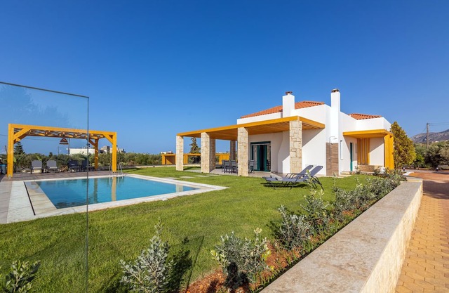 Sandi villa,near beach and taverns,near Hersonissos