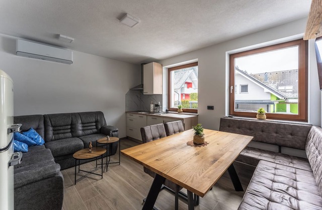 Vila Hrastnica 3 Apartma Princ famaly friendly near Škofja Loka