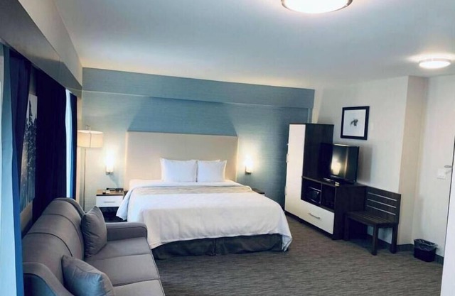 Hotel Chandni Victoria - King Room Disability Access