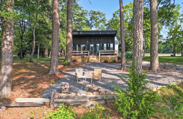 Waterfront 1BR on Working Farm w/Deck + View