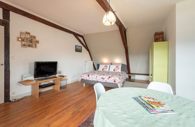 Guest Room 'Chambre Marie-Jo' with Mountain View, Shared Terrace and Wi-Fi