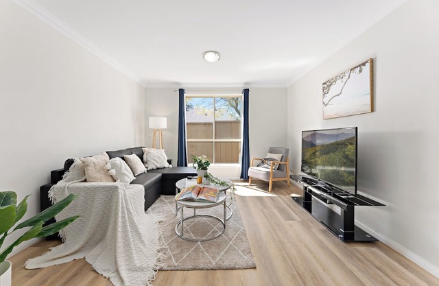 Tranquil 3BR Getaway - Near Sydney & Shopping