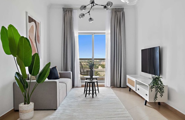 Silkhaus High Floor 1BDR | Art XII Tower
