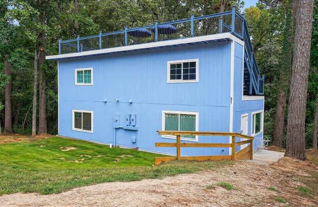 NEW! Evergreen Estate with Rooftop Balcony & Games