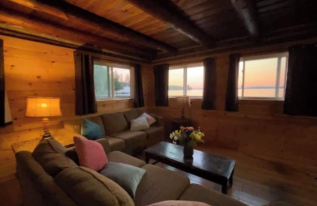 3-Bedroom Cottage #10 - Balsam Lake