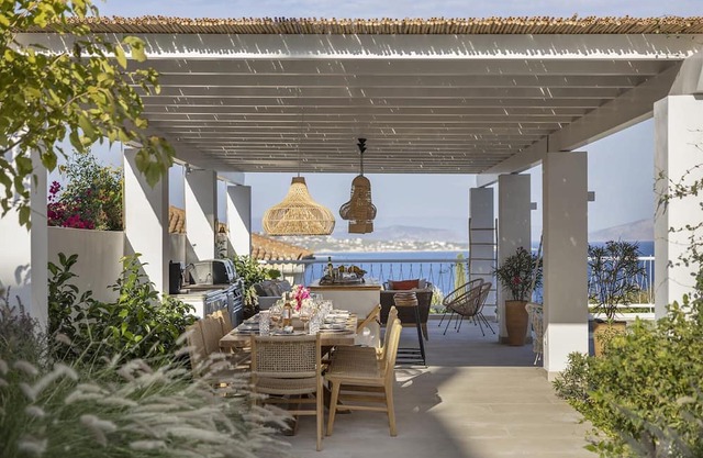 Catrine - Seven Bedroom Villa, Sleeps 15