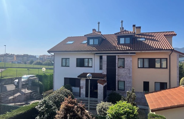 Beautiful brand new apartment in Colombres, 2 km from the beach.