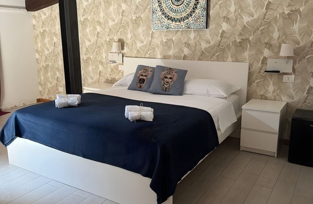 Room 206 at 'Le Saline Marzamemi' with Wi-Fi and Air Conditioning