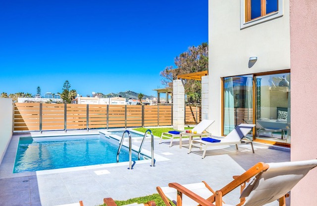 Chryseis Villa Chania: Walk to Beach, Shops & Restaurants/Private Heated Pool