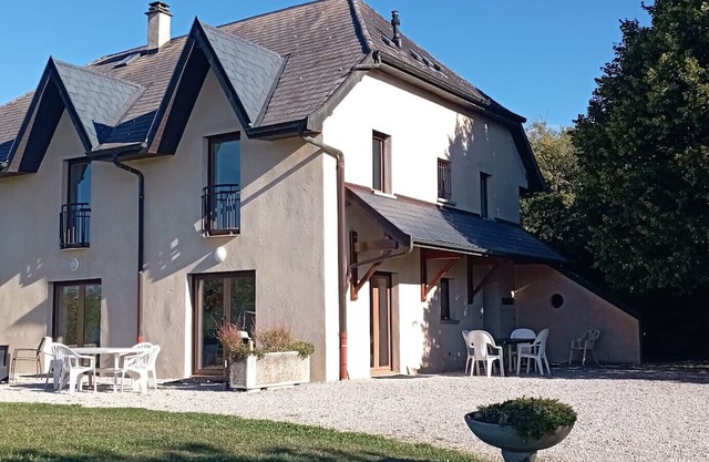 Villa 'Le Paradis' with Mountain View, Private Terrace and Private Garden