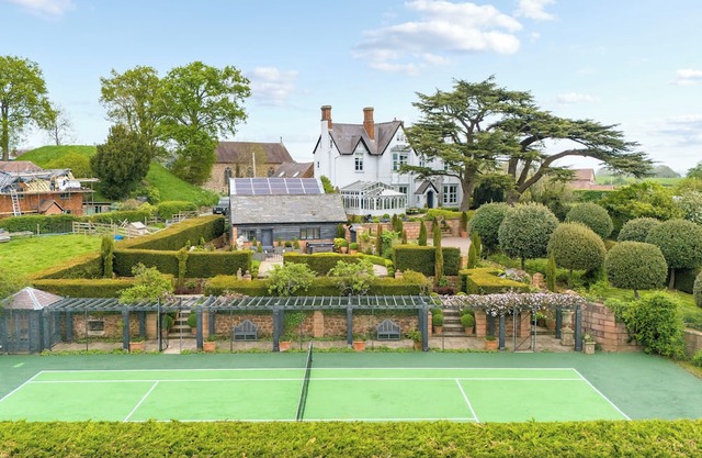 A luxurious and beautifully restored Victorian Rectory nestled in the heart of Shropshire’s stunning countryside. Perfect for family gatherings, celebrations, or a peaceful retreat, this elegant estate sleeps up to 14+5 guests.
