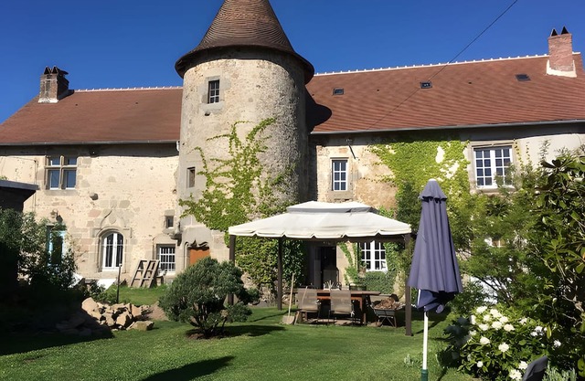 Holiday Home 'Chez Poton' with Private Terrace, Private Garden and Wi-Fi