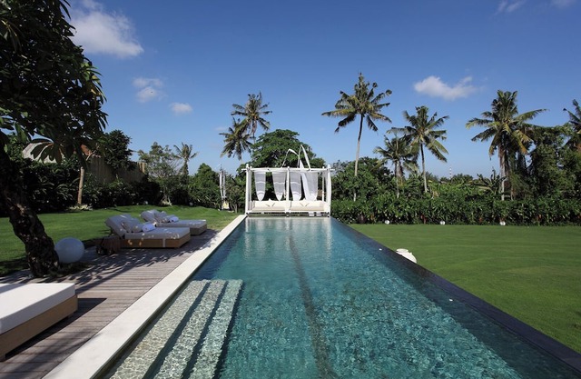 Spacious, 6-Bedroom Family Villa in Canggu