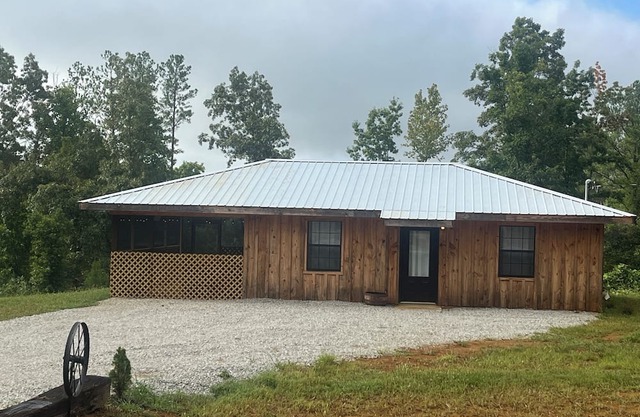 Welcome to The Outskirts! Comfy Cabin Studio perfect for that weekend getaway.