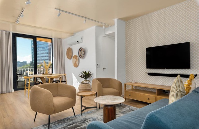 Sea Point Sophistication | 2 Bed with Rooftop Pool