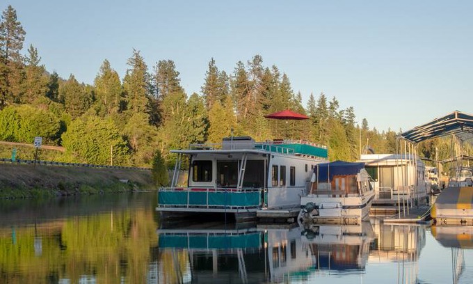 Hope Boat Rental | House Boat on Lake Pend Oreille