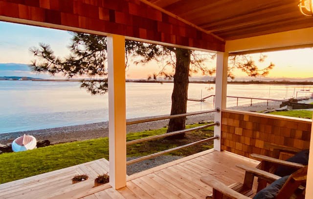 Bow Cabin | Beachfront Cottage - Samish Island
