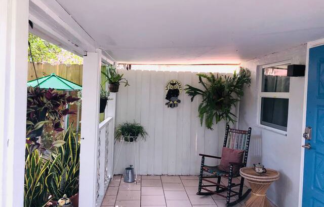Coral Way House | V - Independent Studio in Little Havana (Apt 4)