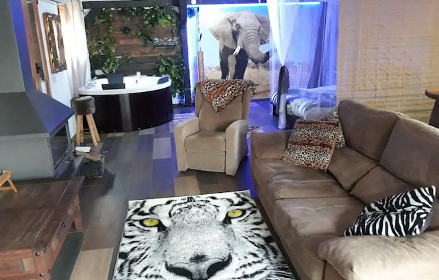 Peniscola Apartment | Posada de África jacuzzi y chimenea