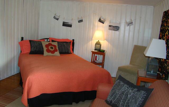 Lincolnville Hotel | Poppy Room
